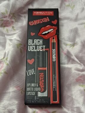 Relove By Revolution Ghostin Lip Kit In Black Velvet